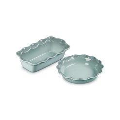 Alternative view of Le Creuset Online Heritage Pie Dish and Fluted Loaf Pan Set - Heritage Pie Dish and Fluted Loaf Pan Set