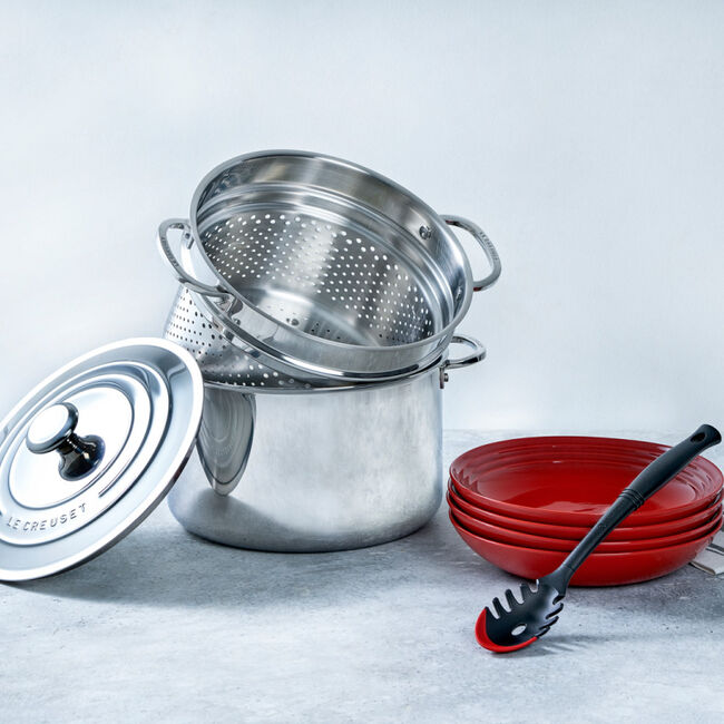 Le Creuset Online Signature Stainless Steel Stockpot with Colander Insert - Signature Stainless Steel Stockpot with Colander Insert