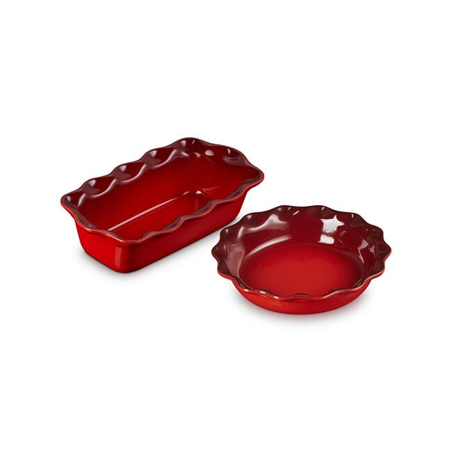 Le Creuset Online Heritage Pie Dish and Fluted Loaf Pan Set - Heritage Pie Dish and Fluted Loaf Pan Set - Image 4