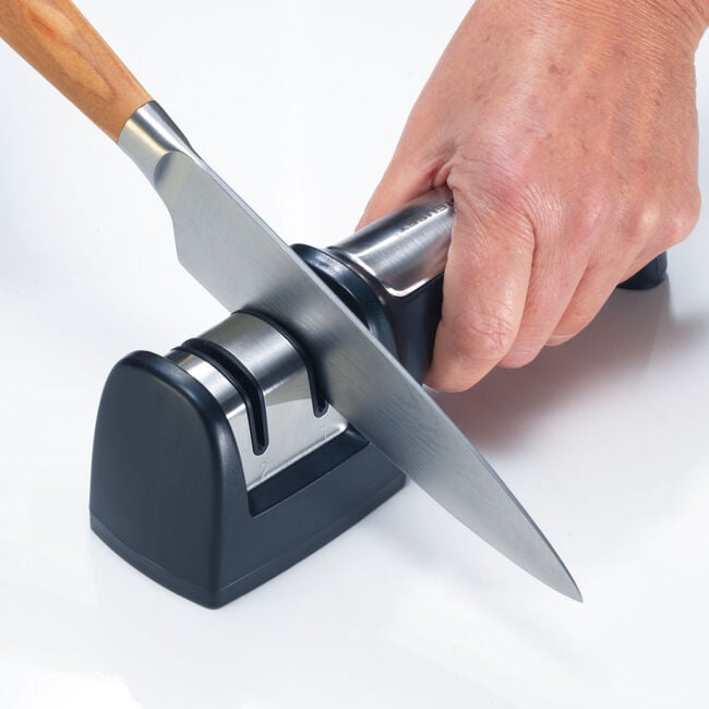 Le Creuset Online Knife Sharpener - Knife Sharpener - Image 3