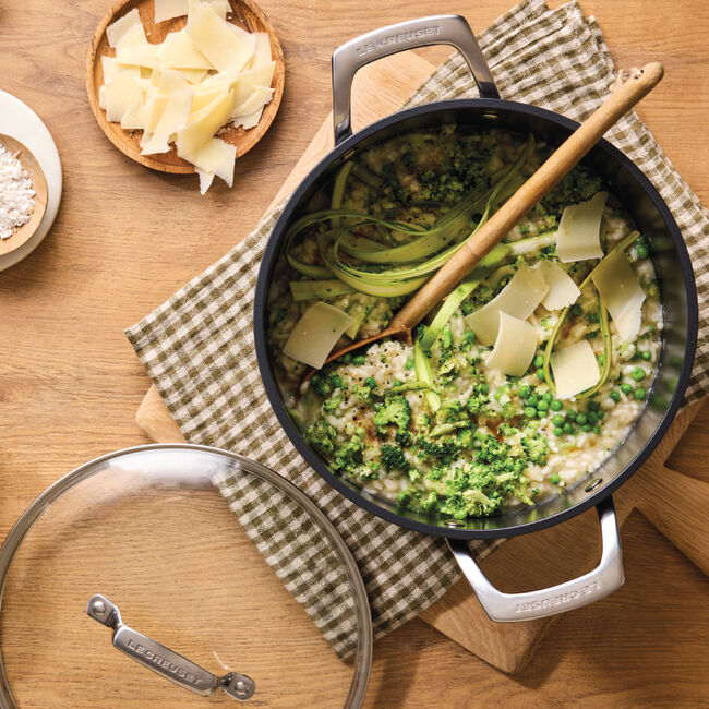 Le Creuset Online Essential Non-stick Ceramic Stockpot with Glass Lid - Essential Non-stick Ceramic Stockpot with Glass Lid - Image 3