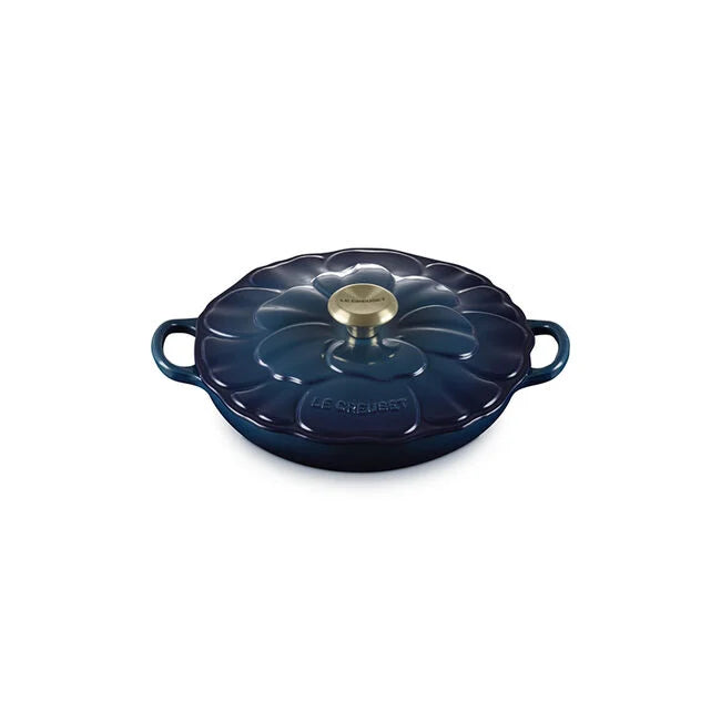 Le Creuset Online Signature Petal Braiser - Signature Petal Braiser - Image 13