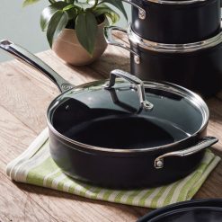 Le Creuset Online Essential Non-stick Ceramic Saut?? Pan with Glass Lid - Essential Non-stick Ceramic Saut?? Pan with Glass Lid