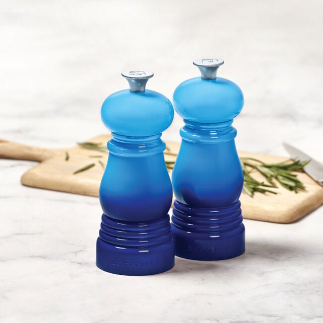 Le Creuset Online Acrylic Classic Petite Salt and Pepper Mill Set - Acrylic Classic Petite Salt and Pepper Mill Set - Image 2