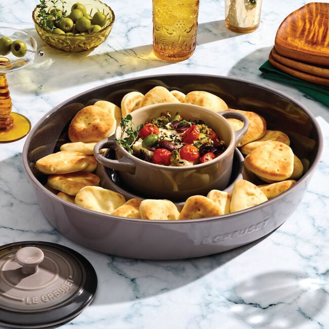 Le Creuset Online Signature Oval Chip & Dip Platter - Signature Oval Chip & Dip Platter - Image 4