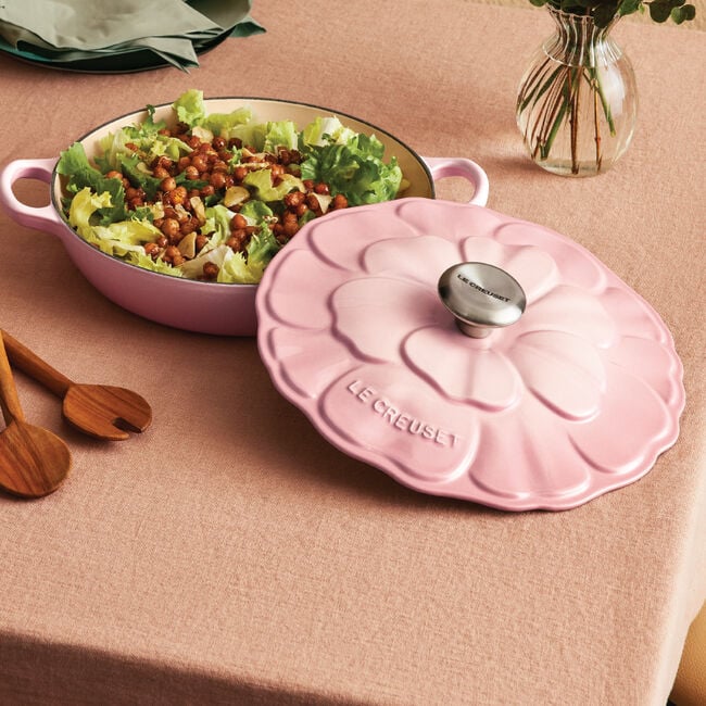 Le Creuset Online Signature Petal Braiser - Signature Petal Braiser - Image 23
