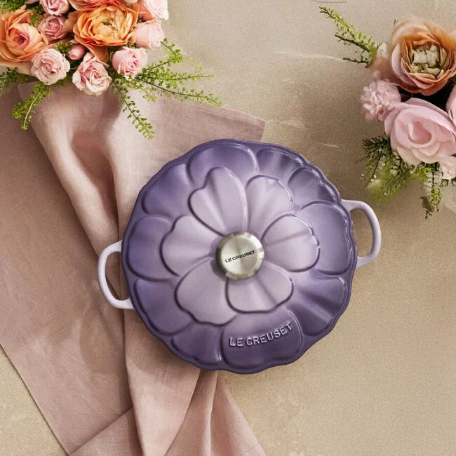 Le Creuset Online Signature Petal Braiser - Signature Petal Braiser - Image 6