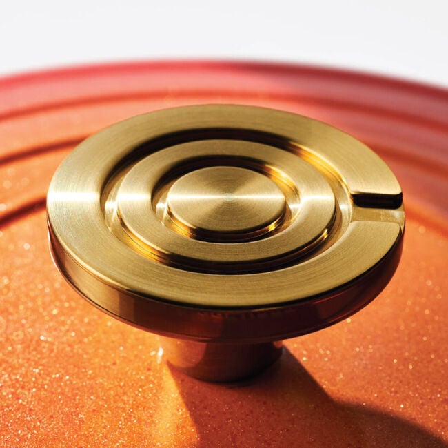 Le Creuset Online Signature Round Braiser with Crucible Knob - Signature Round Braiser with Crucible Knob - Image 20
