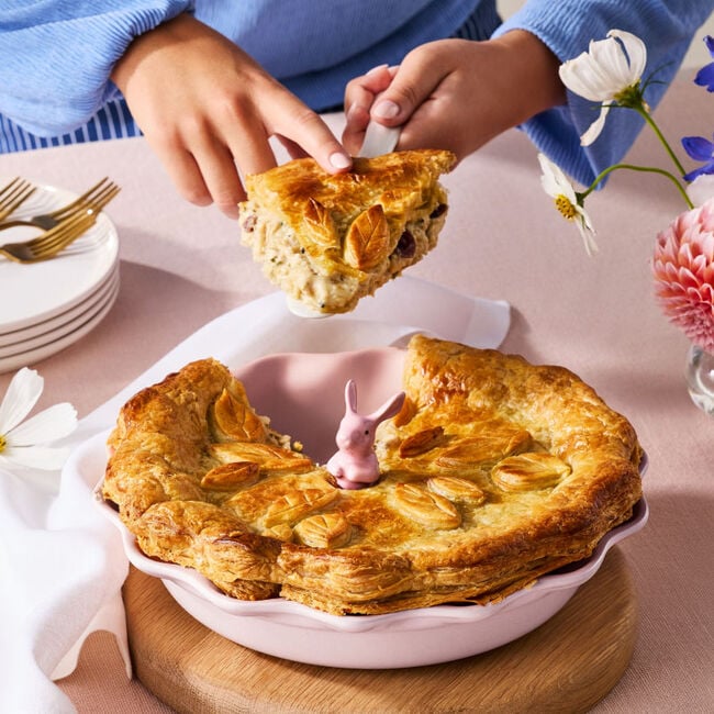 Le Creuset Online Heritage Fluted Pie Dish - Heritage Fluted Pie Dish