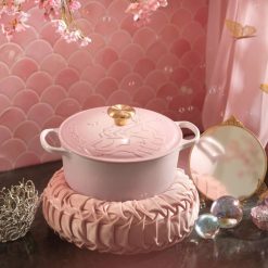 Le Creuset Online Wicked Collection Glinda Embossed Signature Round Dutch Oven - Wicked Collection Glinda Embossed Signature Round Dutch Oven