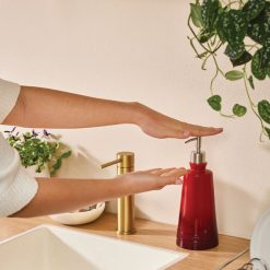 Le Creuset Online Stoneware Signature Soap Dispenser - Stoneware Signature Soap Dispenser