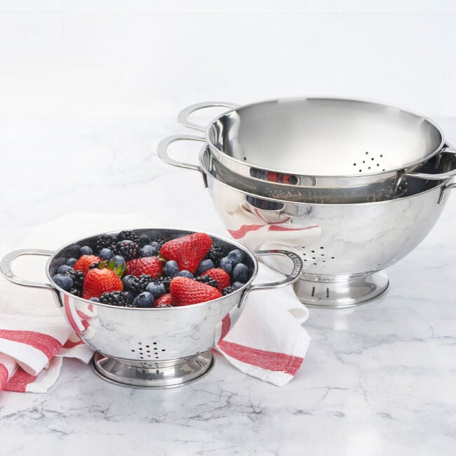 Le Creuset Online Stainless Steel 3-Piece Colander Set - Stainless Steel 3-Piece Colander Set - Image 2