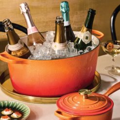 Le Creuset Online Signature Oval Dutch Oven with Crucible Knob - Signature Oval Dutch Oven with Crucible Knob