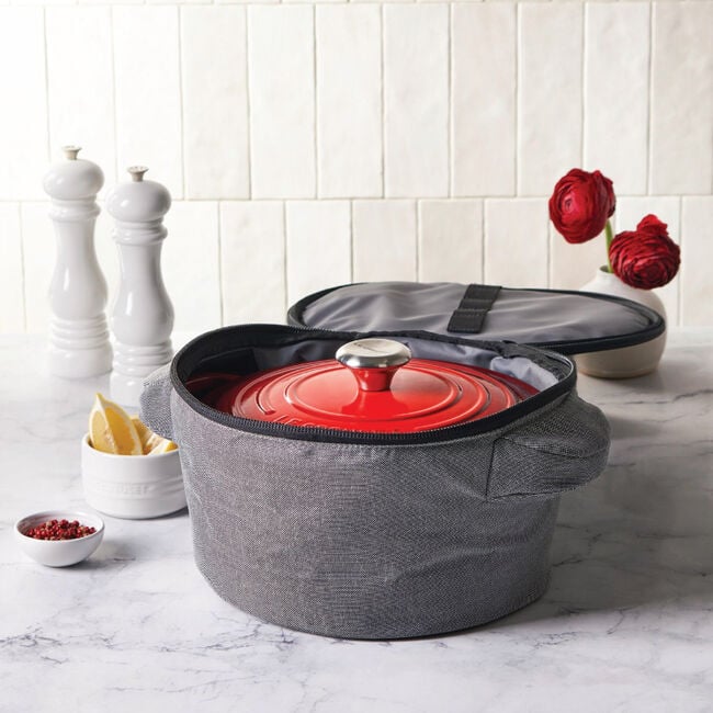Le Creuset Online Round Dutch Oven Tote Bag - Round Dutch Oven Tote Bag