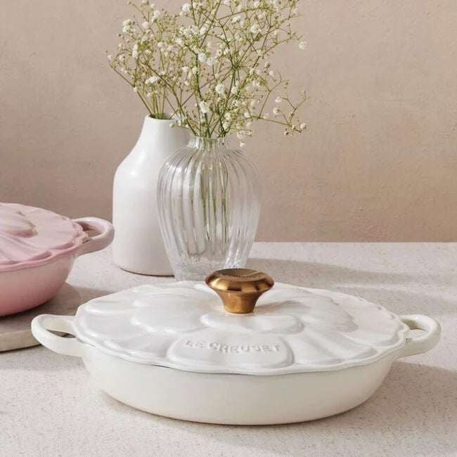 Le Creuset Online Signature Petal Braiser - Signature Petal Braiser - Image 25