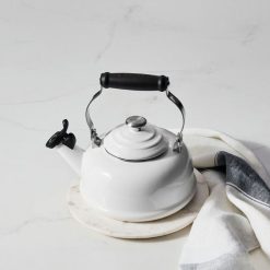 Le Creuset Online Classic Whistling Kettle - Classic Whistling Kettle
